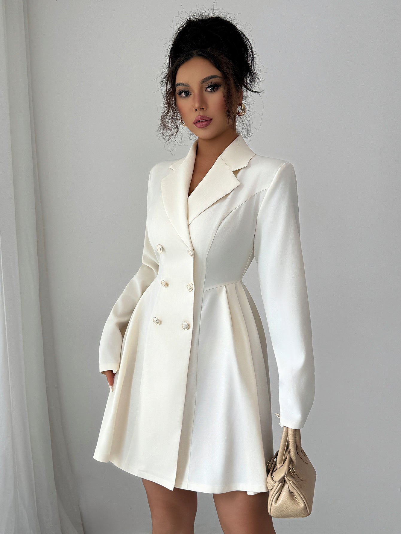 Robe Élise - Courte Élégante à Boutons